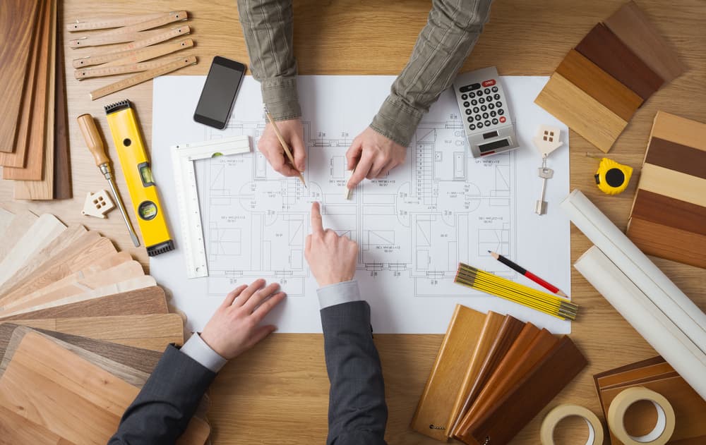 7 Factors to Consider When Hiring Remodeling Contractors